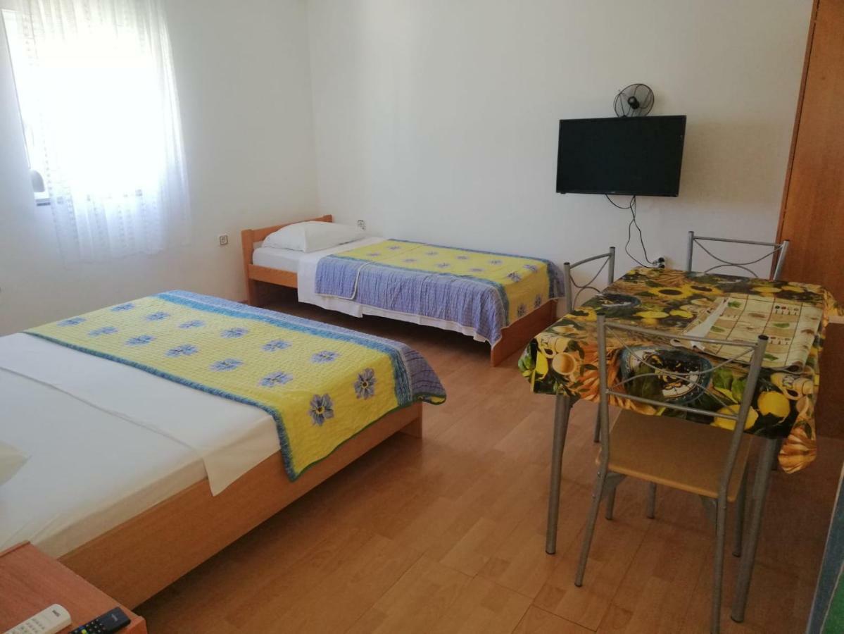 Apartmani Kovacic Murter Eksteriør bilde